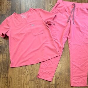 Figs Women's Scrub Set in Coral